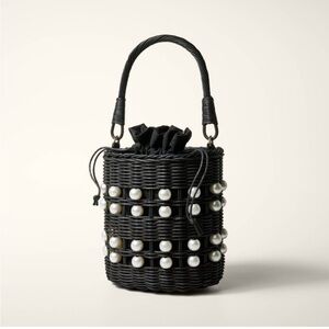 Kate Spade : Pearl embellished bucket bag